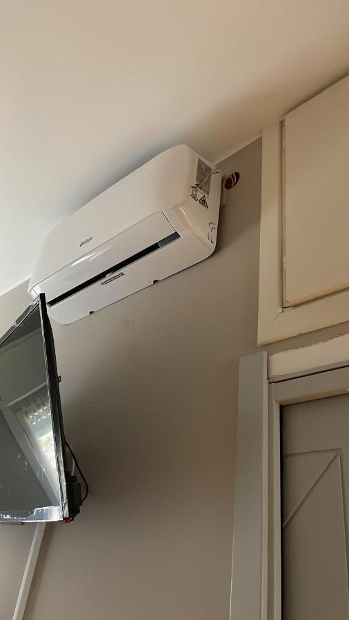 Impeccable Bnb In Milan Next To M1 Metro 10 Mins Away From Duomo Wi-Fi Feel Like Home Eksteriør billede